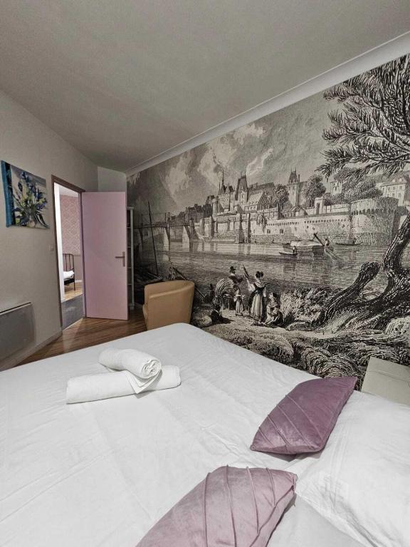 Les Pénates de Loire - Deluxe One-Bedroom Apartment With Garden View