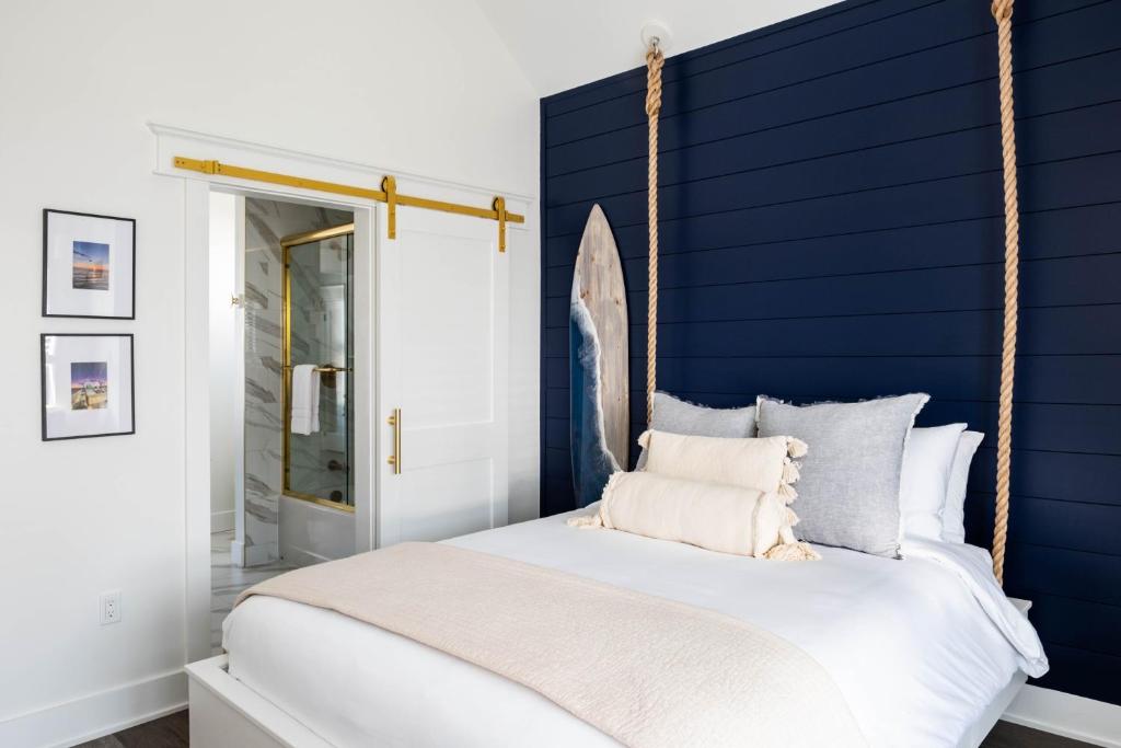 Beach The Hen Houses - Two-Bedroom Townhouse