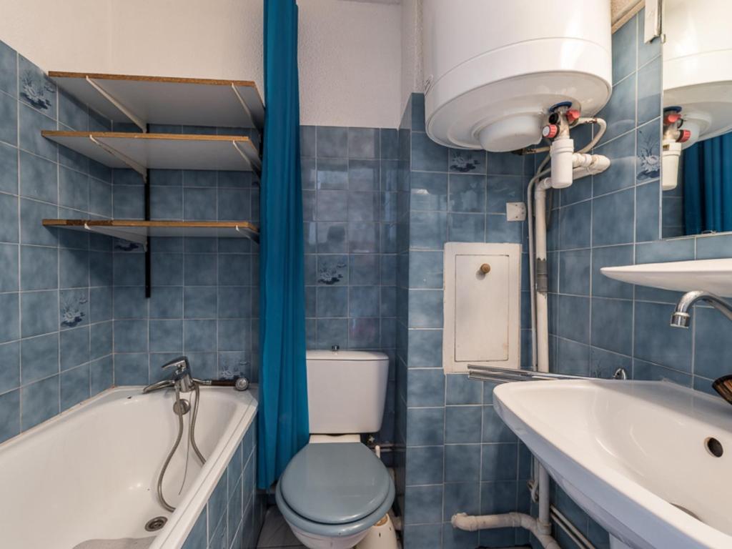 Kúpeľňa v ubytovaní Studio Près des Pistes avec Balcon à Tignes Le Lac - 4 Pers, Équipé, Promo Ski et Activités - FR-1-502-449