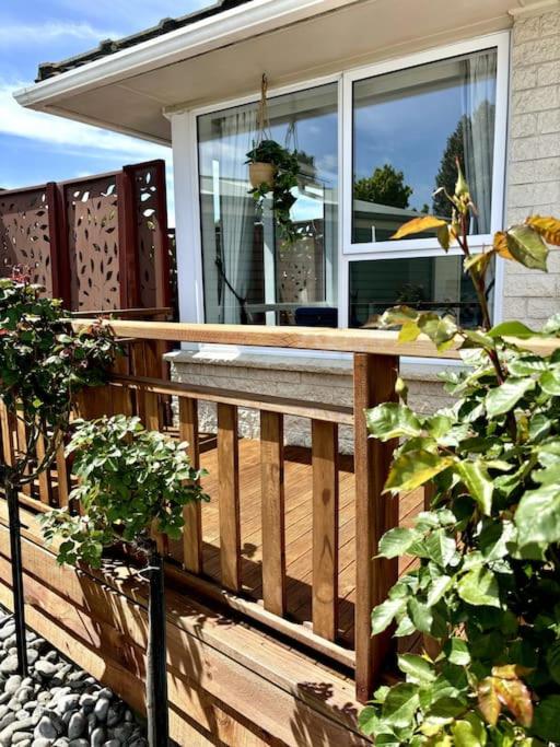 Family Home with Spa, Office and BBQ - Resim 28