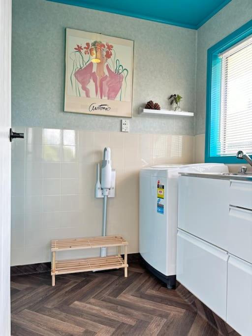 Family Home with Spa, Office and BBQ - Resim 25