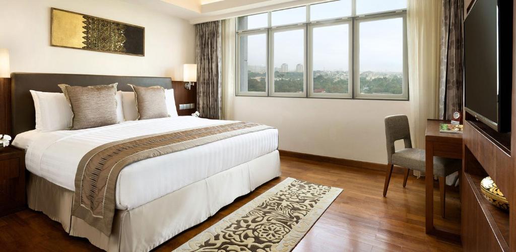 Shangri-La Serviced Apartments, Yangon - Apartamento Ejecutivo De Tres Dormitorios