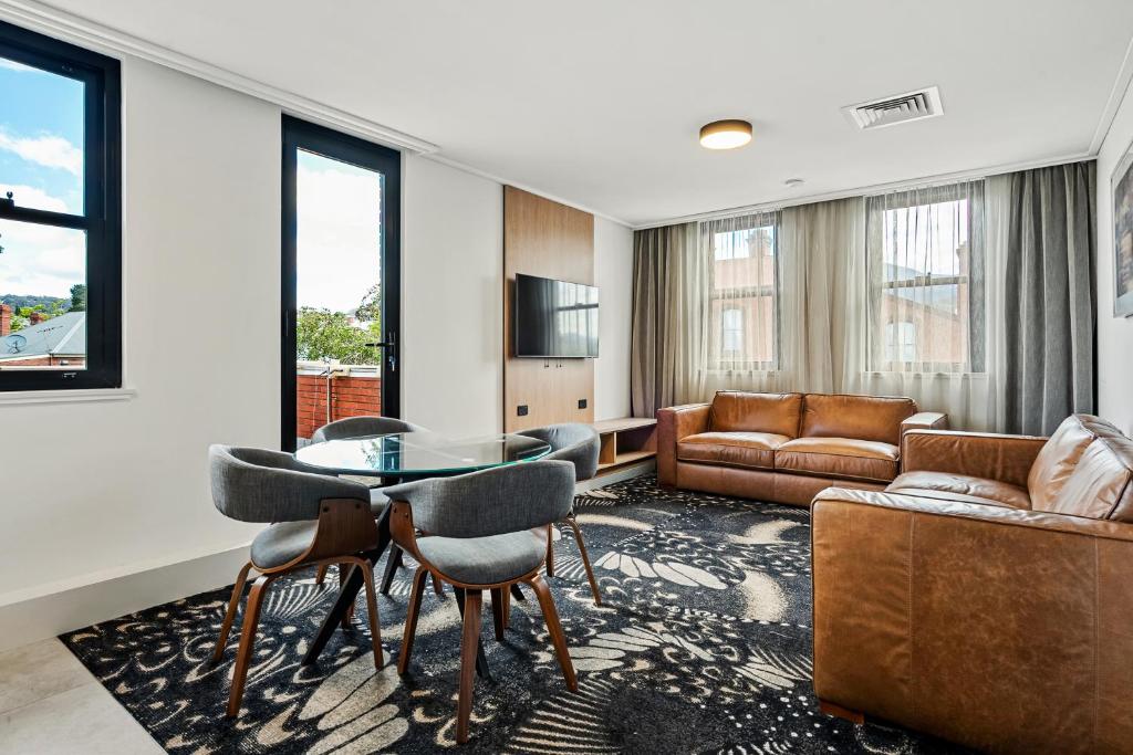 
Family Suite - Hampden
