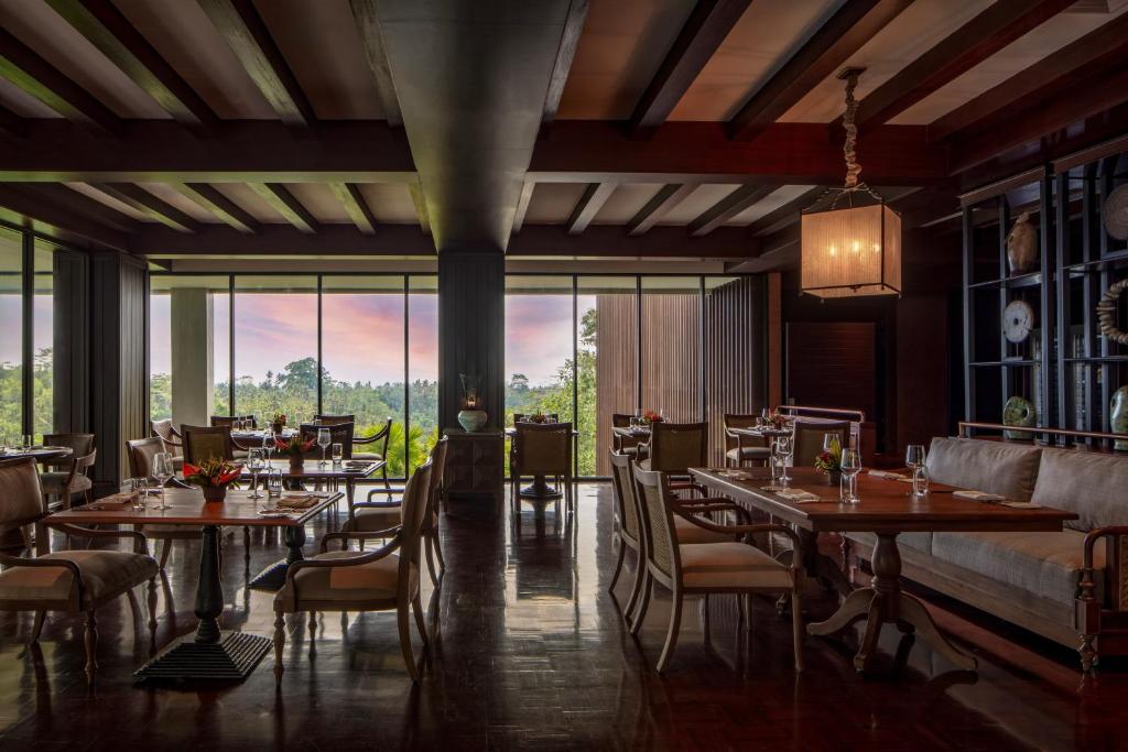 Restaurace v ubytování Anantara Ubud Bali Resort