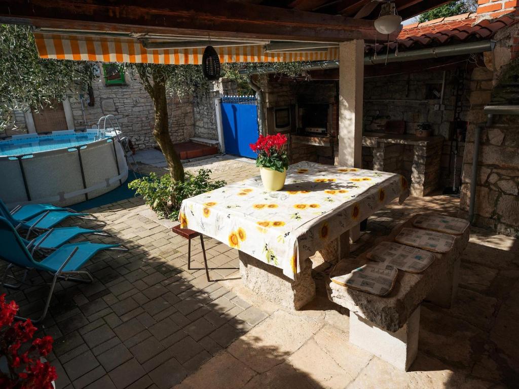 Fotografia z galérie ubytovania Traditional villa with private pool v destinácii Peresiji