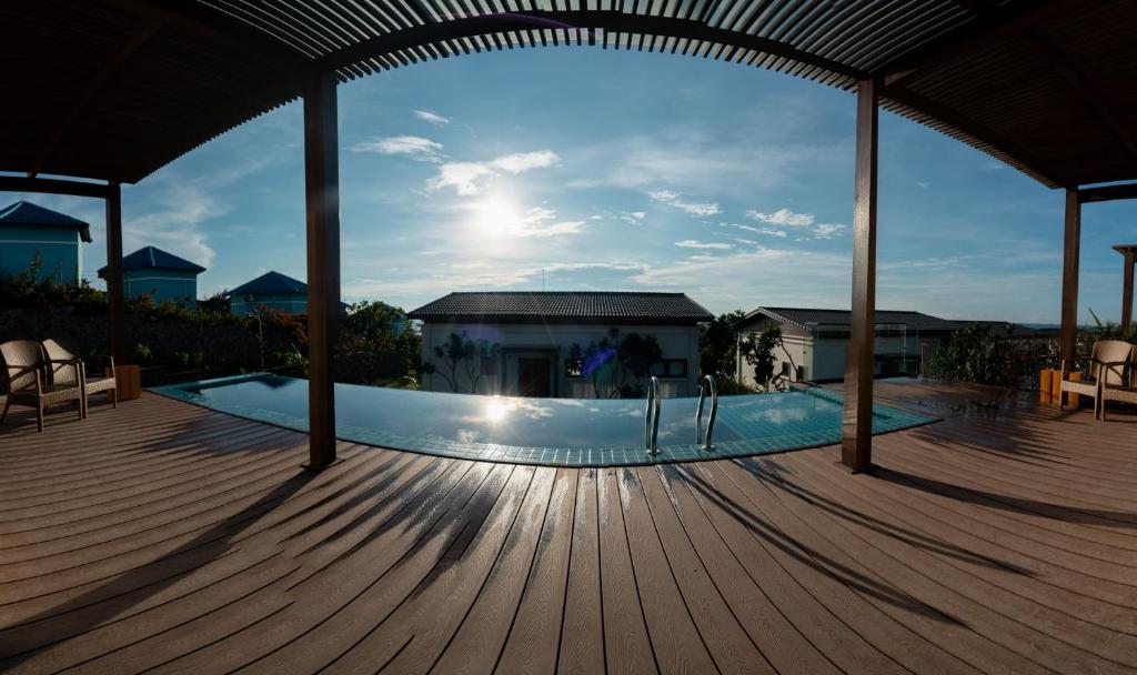 Lighthouse Pool Villa - 3 Bedrooms