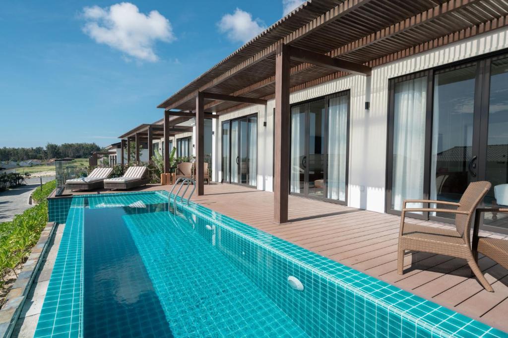 Lighthouse Pool Villa - 3 Bedrooms