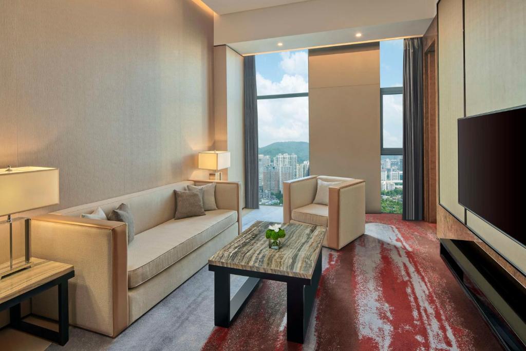 Hilton Guangzhou Tianhe - Free Shuttle Bus and Registration Counter Available during Canton Fair Period - 