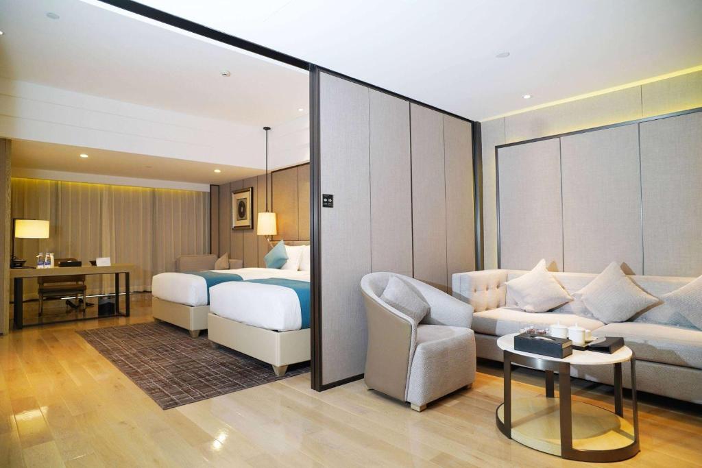 Wyndham Grand Maoming - Supreme Twin Room - Non-Smoking