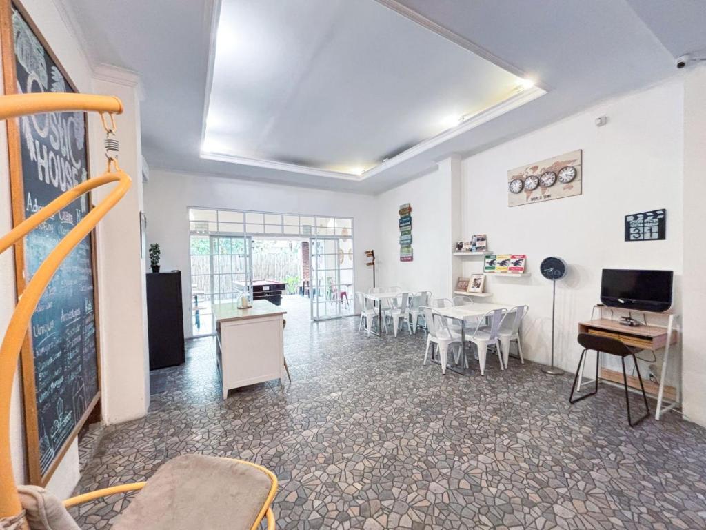 TV o dispositivi per l'intrattenimento presso OstiC House