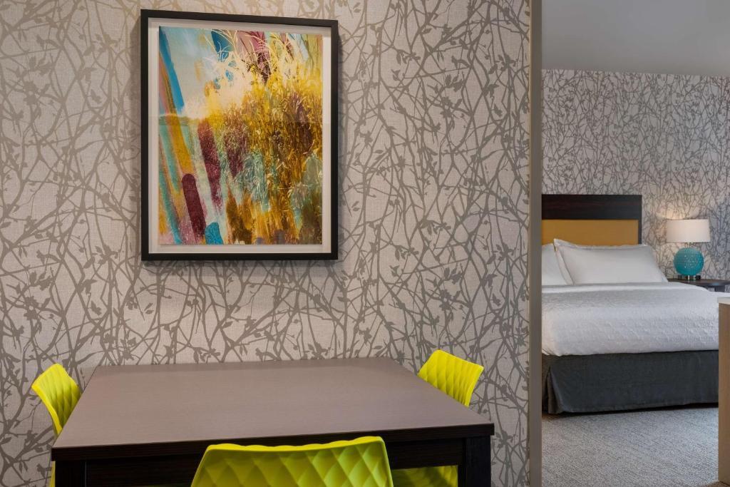 Home2 Suites By Hilton Ankeny - Suíte King De 2 Quartos - Acesso Auditivo