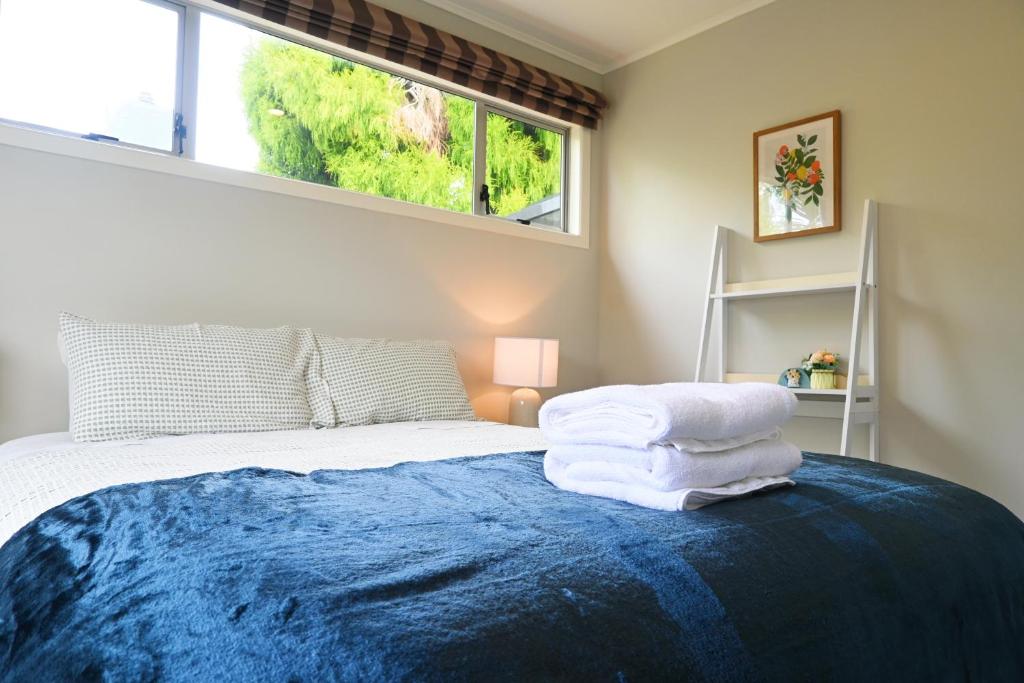 New painted 5 bdms spacious house close to the Base - Resim 25