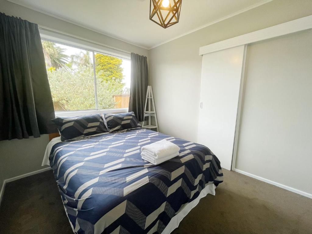 New painted 5 bdms spacious house close to the Base - Resim 28