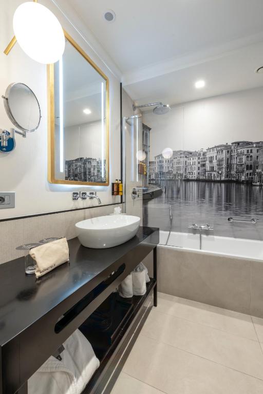 H10 Palazzo Canova - 8