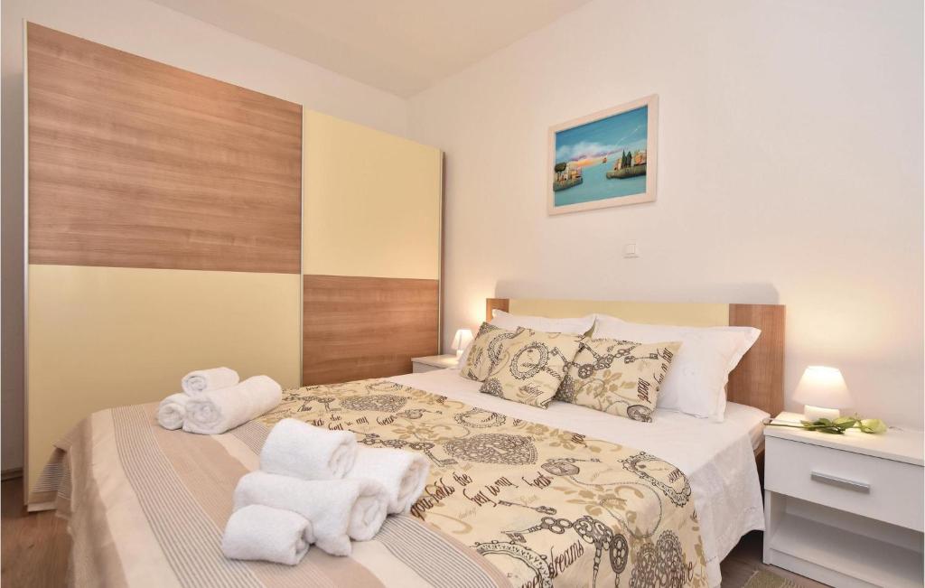 Posteľ alebo postele v izbe v ubytovaní Lovely Home In Split With Jacuzzi