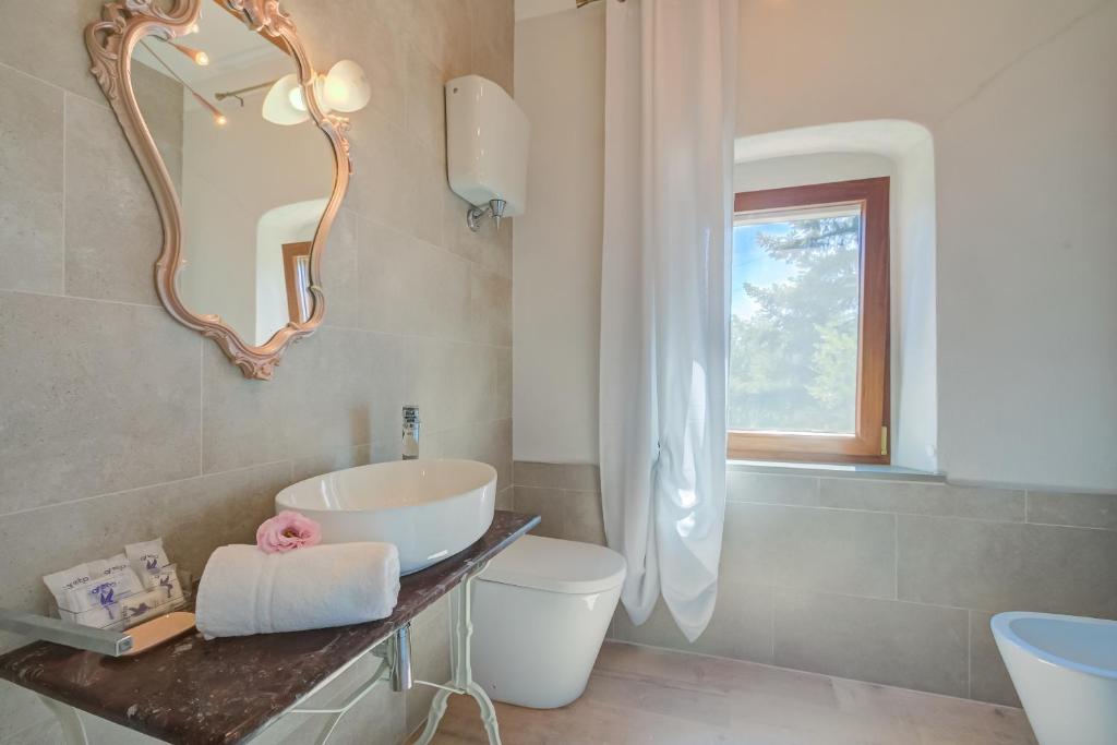 Kúpeľňa v ubytovaní Tuscan Home S Margherita Private Outdoor - Happy Rentals