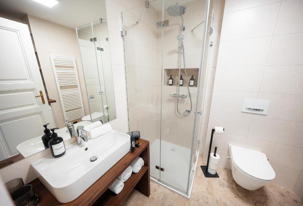 Accordion Boutique Hotel & Premium Suites - 3