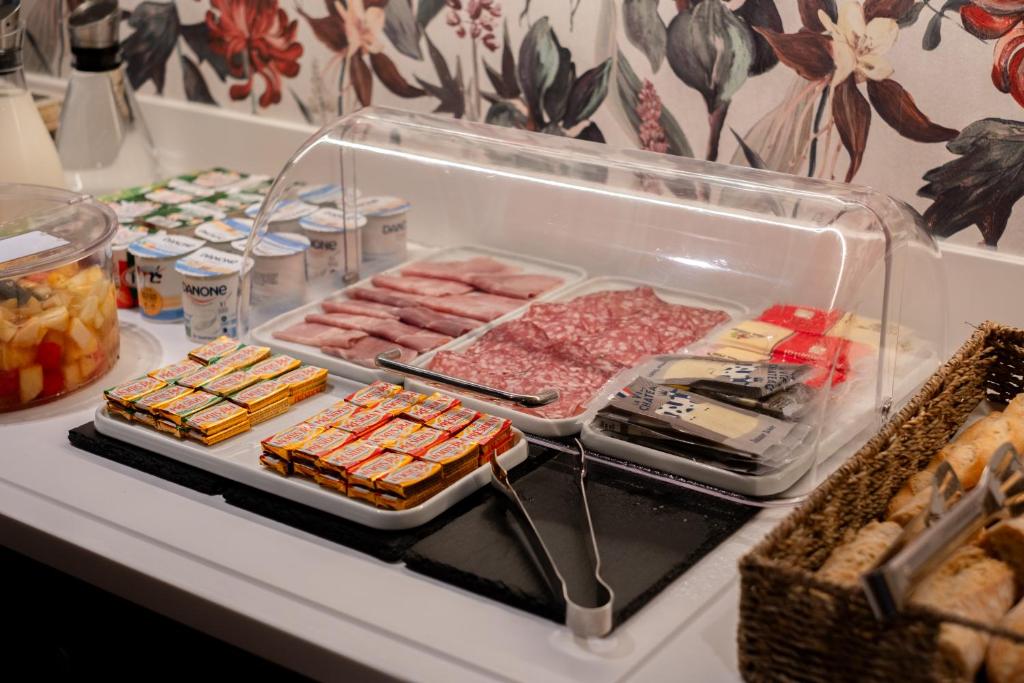 Kyriad Paris 10 - Canal Saint Martin - République - Resim 25