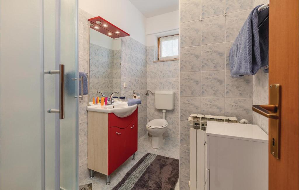 Kúpeľňa v ubytovaní 7 Bedroom Nice Home In Labin