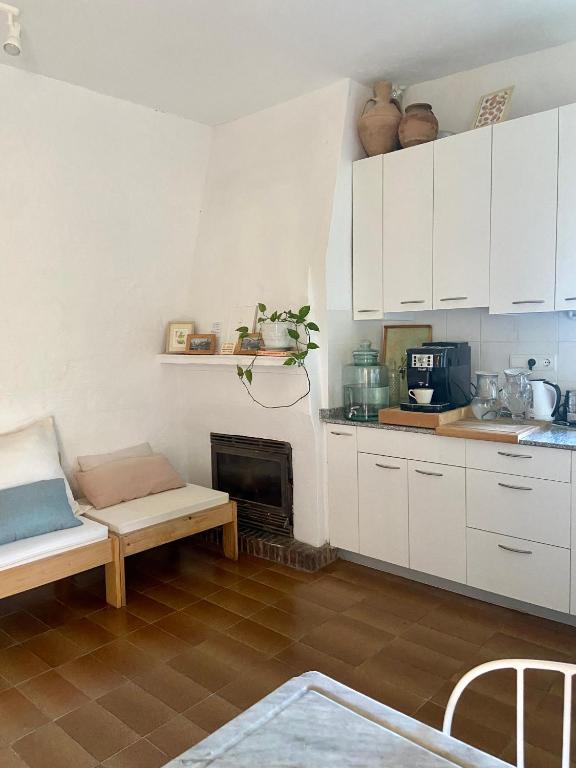 A kitchen or kitchenette at Ecoturisme Mas Ribas