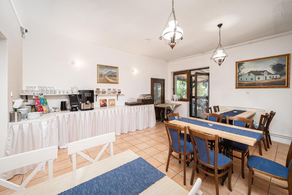 Restaurace v ubytování Penzion Dolíček