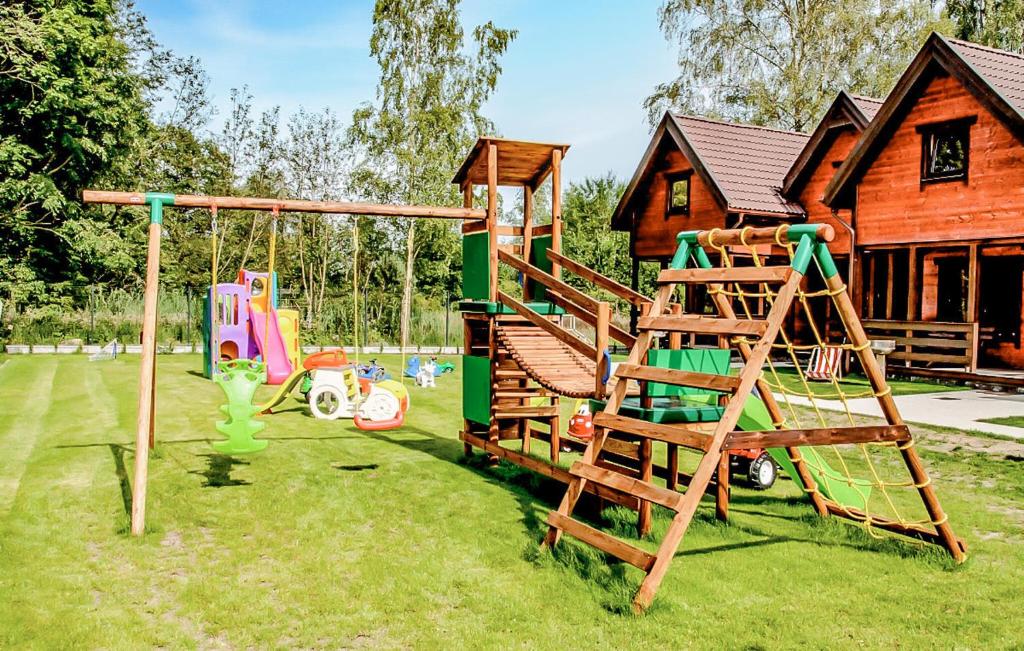 Ο χώρος παιχνιδιού για παιδιά στο Stunning Home In Mielenko With Wifi