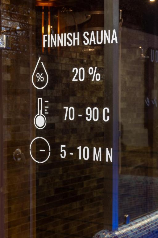 Certifikát, hodnocení, plakát nebo jiný dokument vystavený v ubytování Helios Hotel & SPA