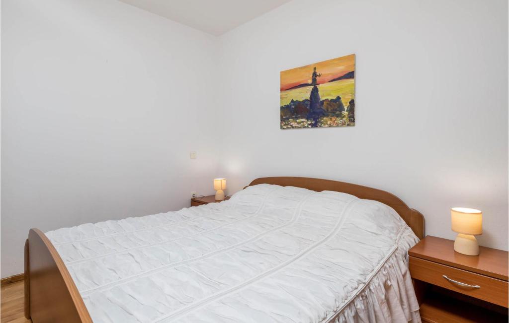 Posteľ alebo postele v izbe v ubytovaní 3 Bedroom Stunning Apartment In Icici