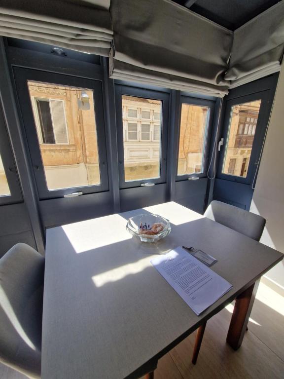 D Townhouse Boutique Suites - 14