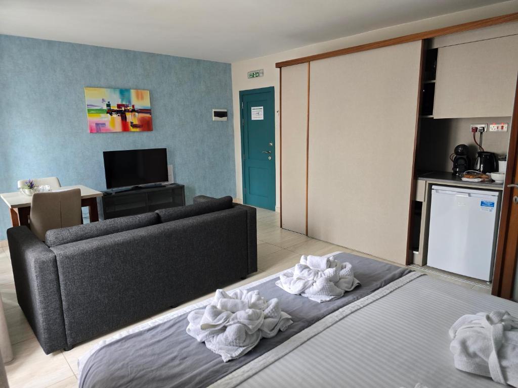 D Townhouse Boutique Suites - 4