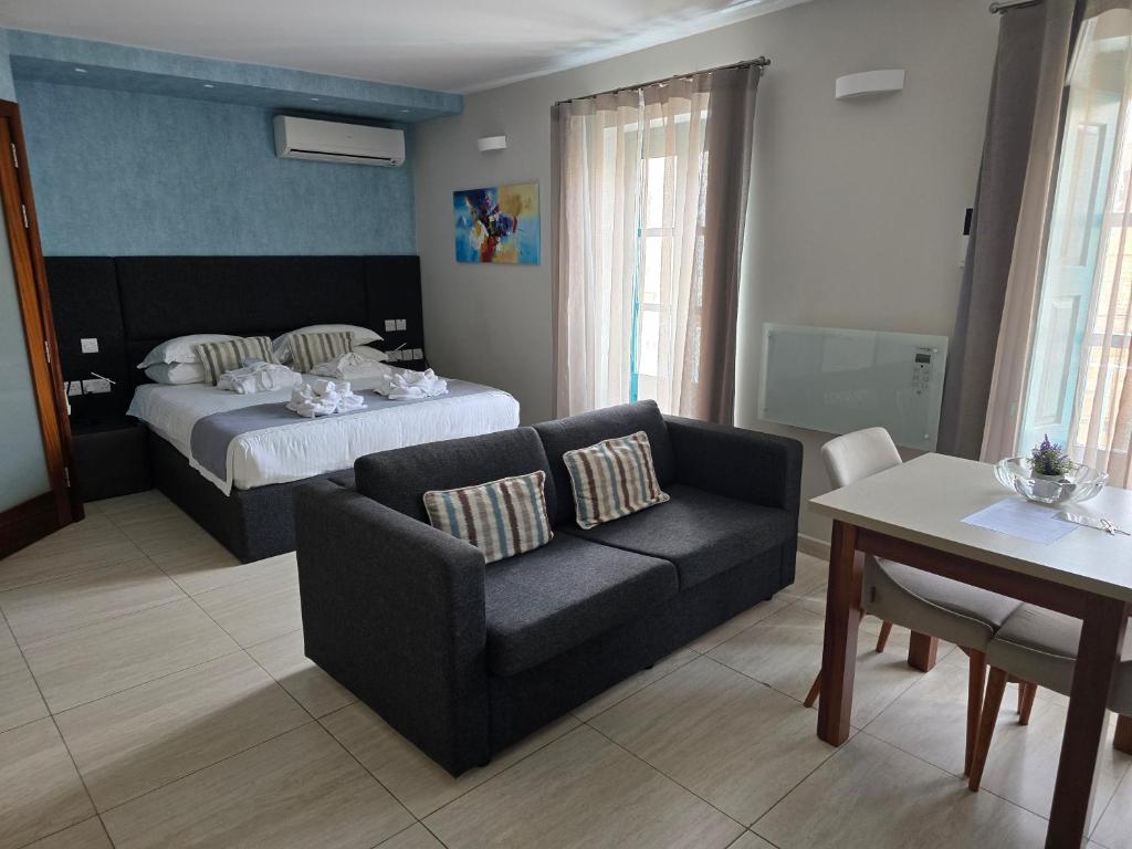 D Townhouse Boutique Suites - 1