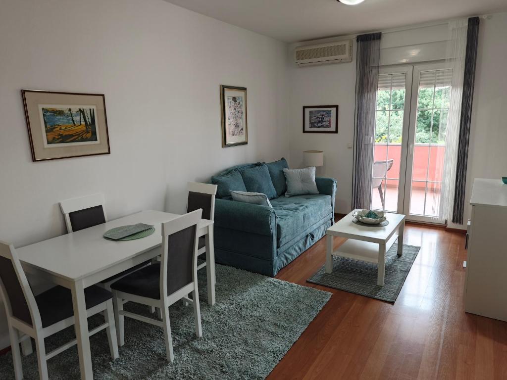 Apartments Tessa 63