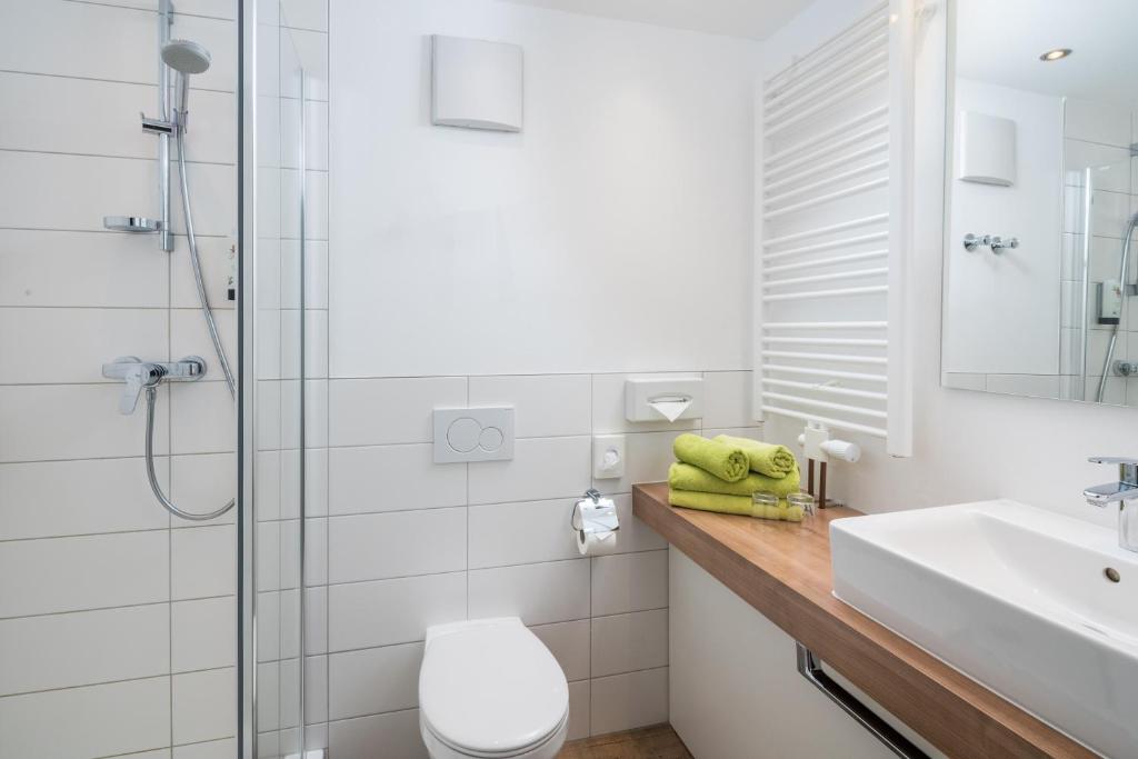 Koupelna v ubytování Hotel Waldachtal