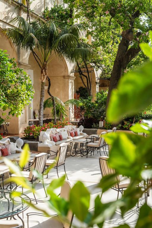 A garden outside Hotel Palazzo Murat
