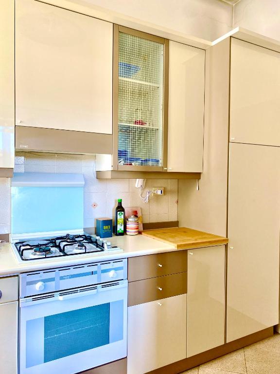 Kuchyň nebo kuchyňský kout v ubytování Appartamento Bimba in Toscana