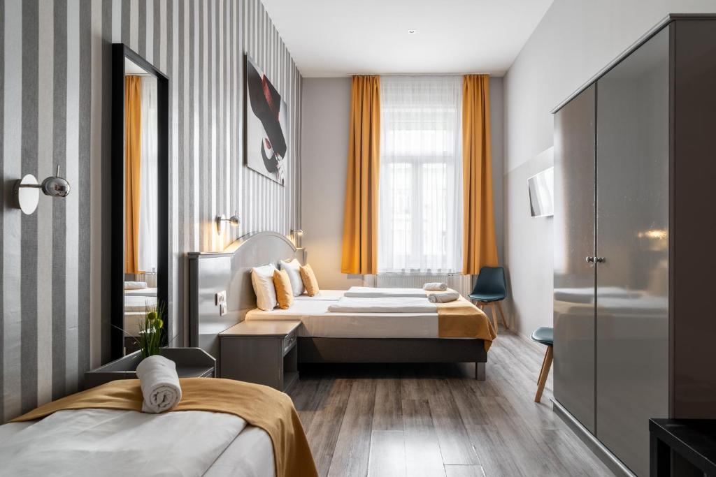 Full Moon Budapest - Resim 7