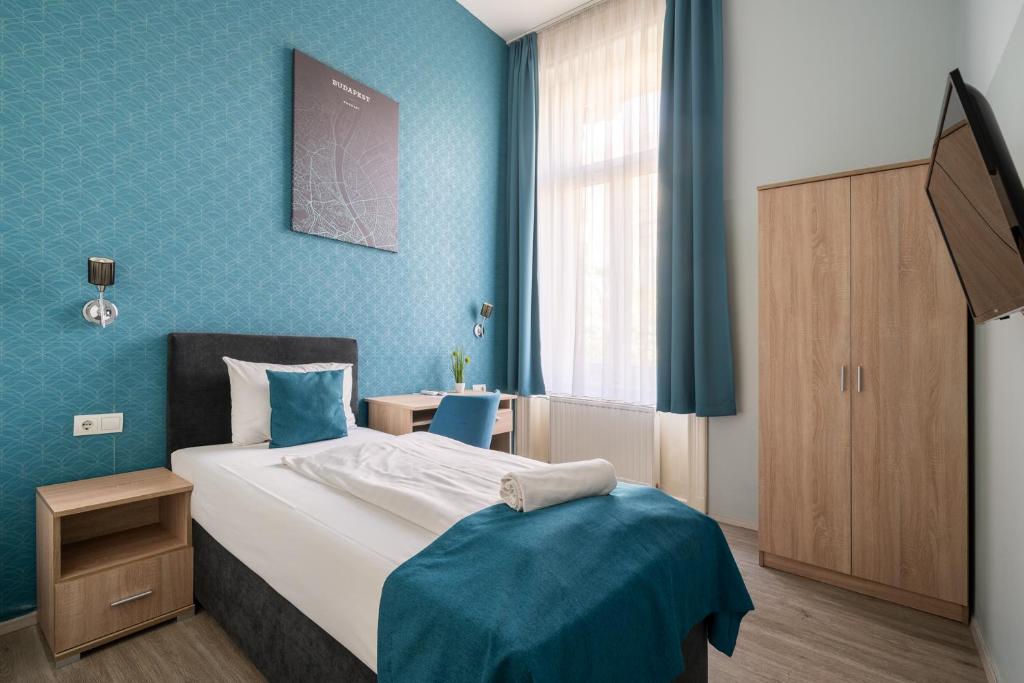 Full Moon Budapest - Resim 22