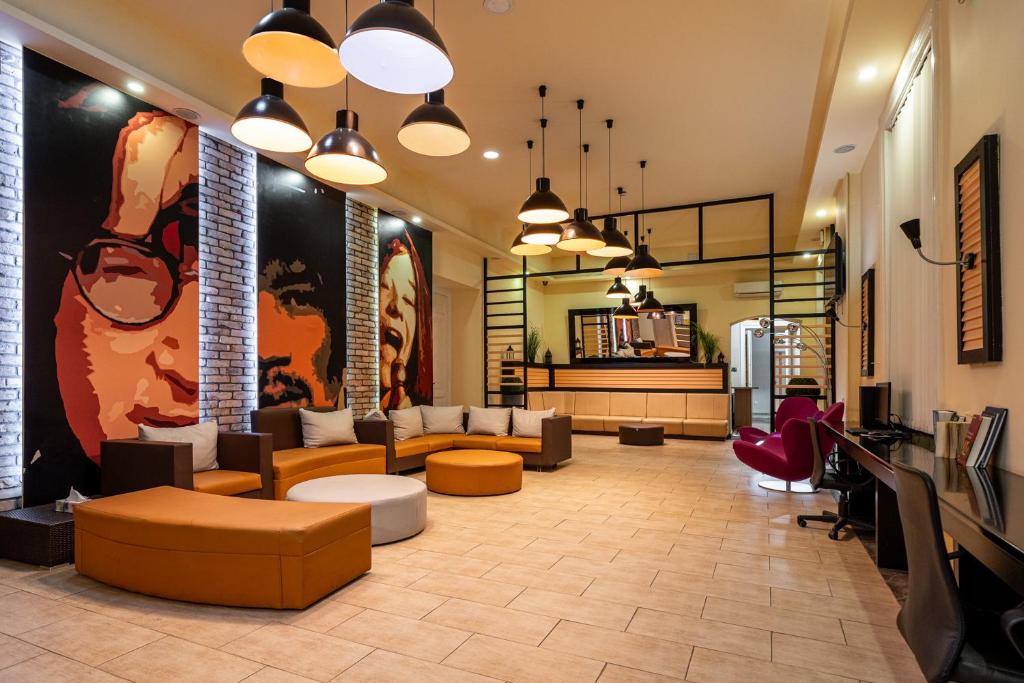 Full Moon Budapest - Resim 5