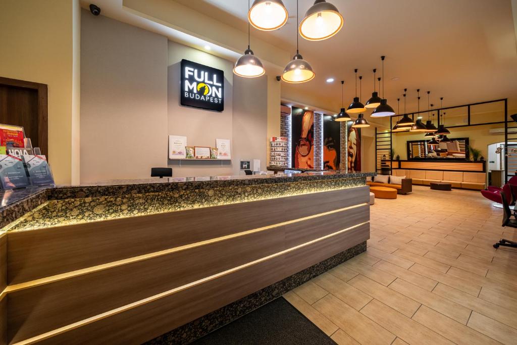 Full Moon Budapest - Resim 20