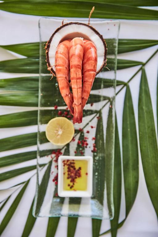 Comida en o cerca de este resort