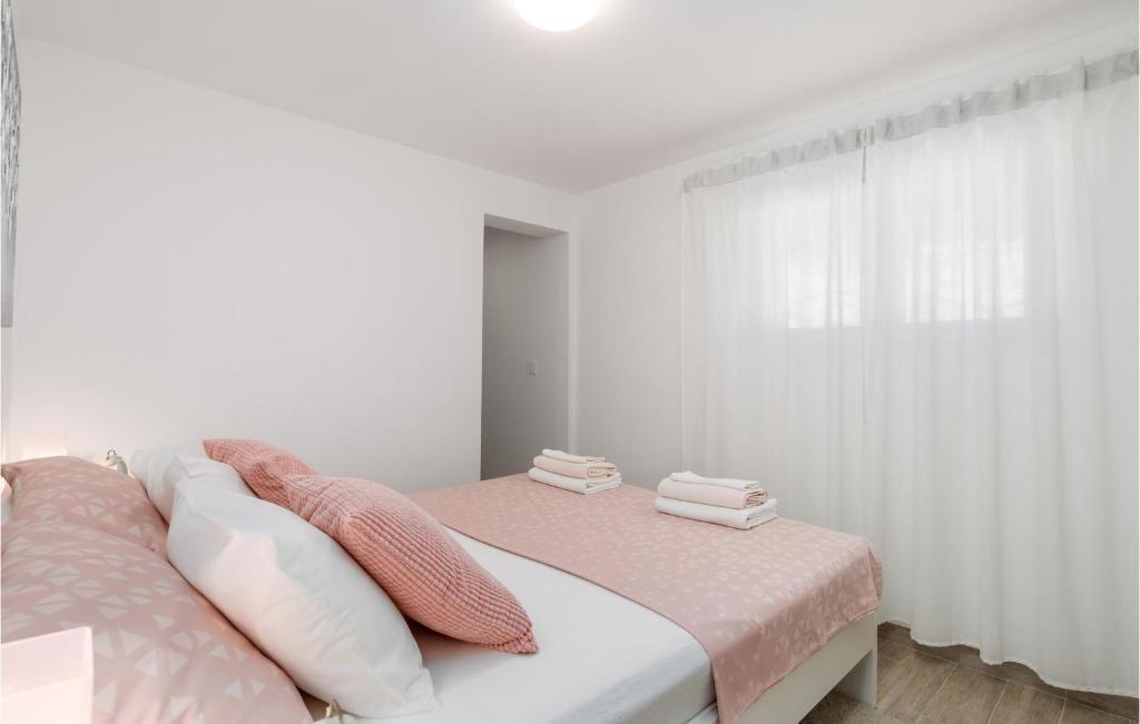 Fotografia z galérie ubytovania 2 Bedroom Lovely Home In Lukovo Sugarje v destinácii Lukovo Šugarje