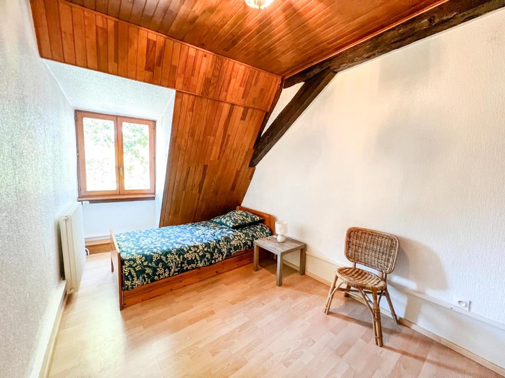 Central & quiet, Full apt for 8 Trésor caché – photo 10