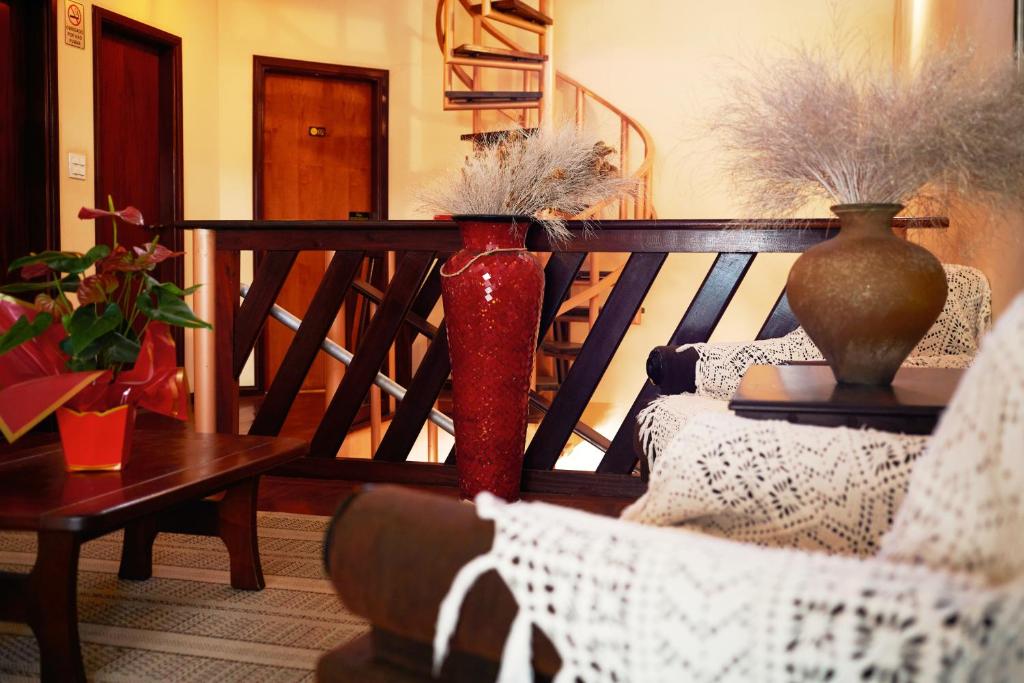 Posezení v ubytování Rogai Hotel Pousada