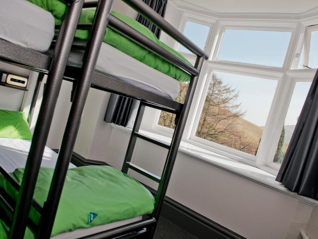 Postel nebo postele na pokoji v ubytování YHA Edale Activity Centre