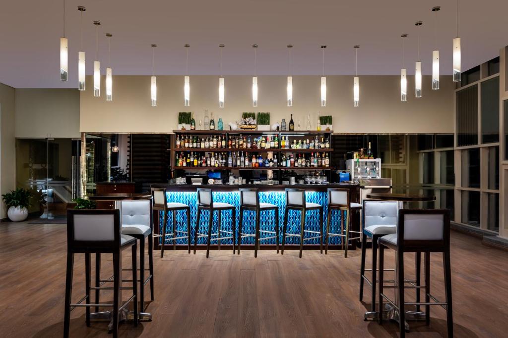 Grand Millennium Al Wahda Executive Apartments - Resim 43