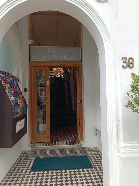 St Simeon - Resim 15