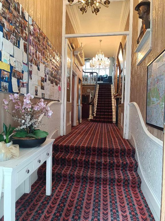 St Simeon - Resim 21