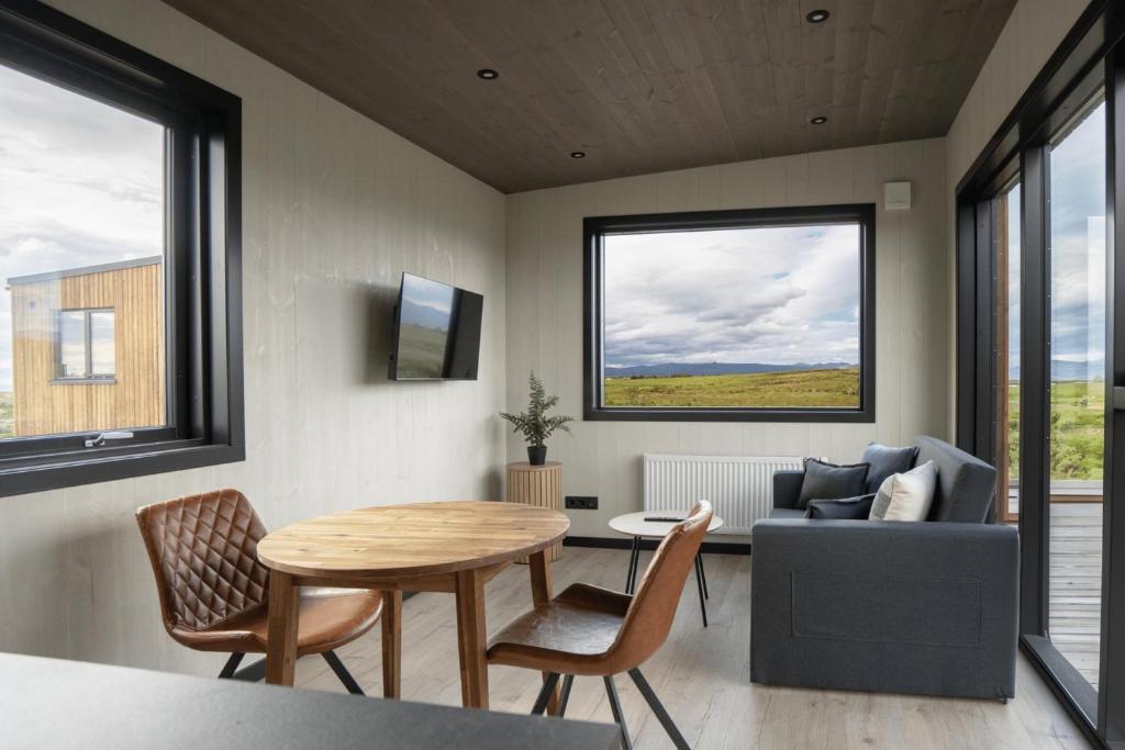 Ruang duduk di Blue View Cabins