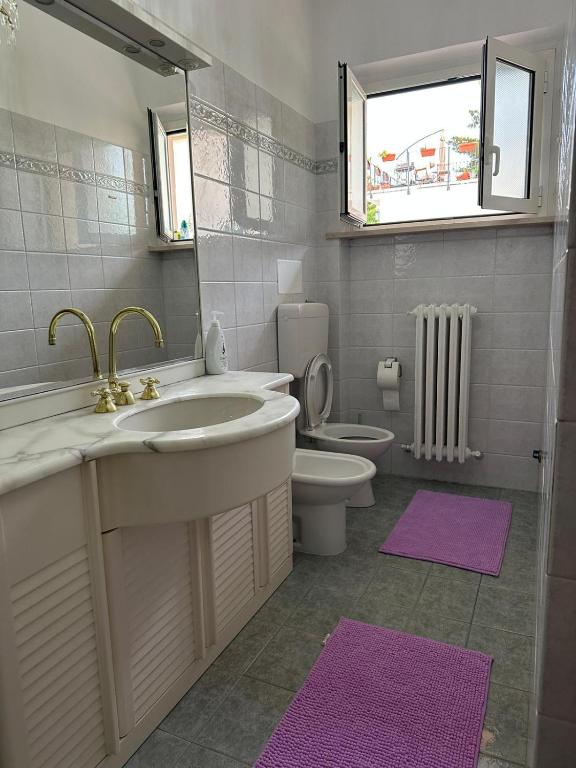 Koupelna v ubytování Seldas House