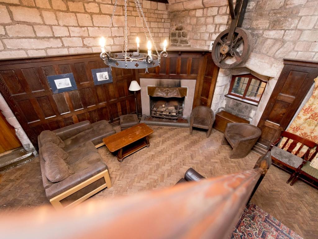 Posezení v ubytování YHA St Briavels Castle